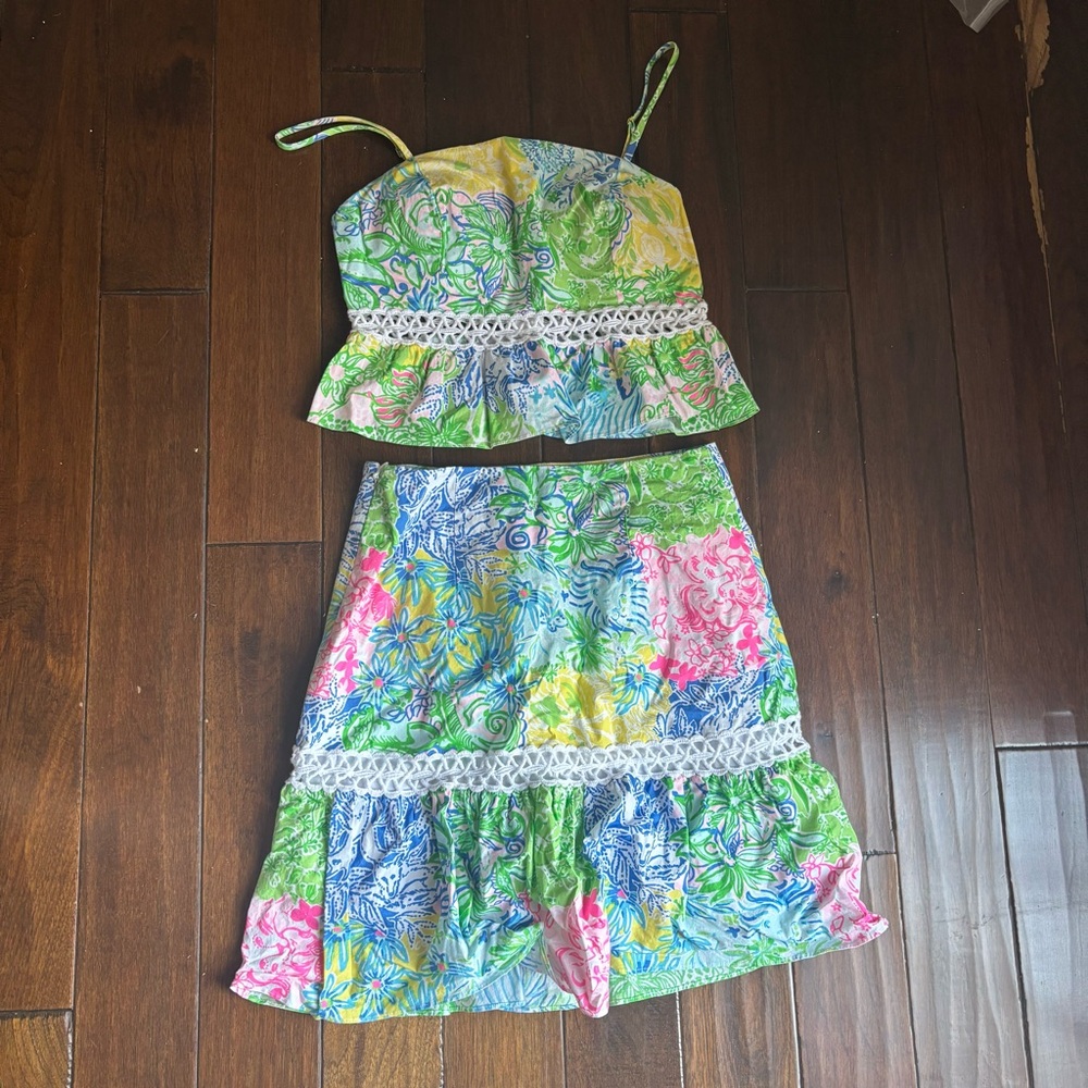 Lilly Pulitzer Jan 2 piece Skirt Set in Cheek to Cheek size 2 great condition